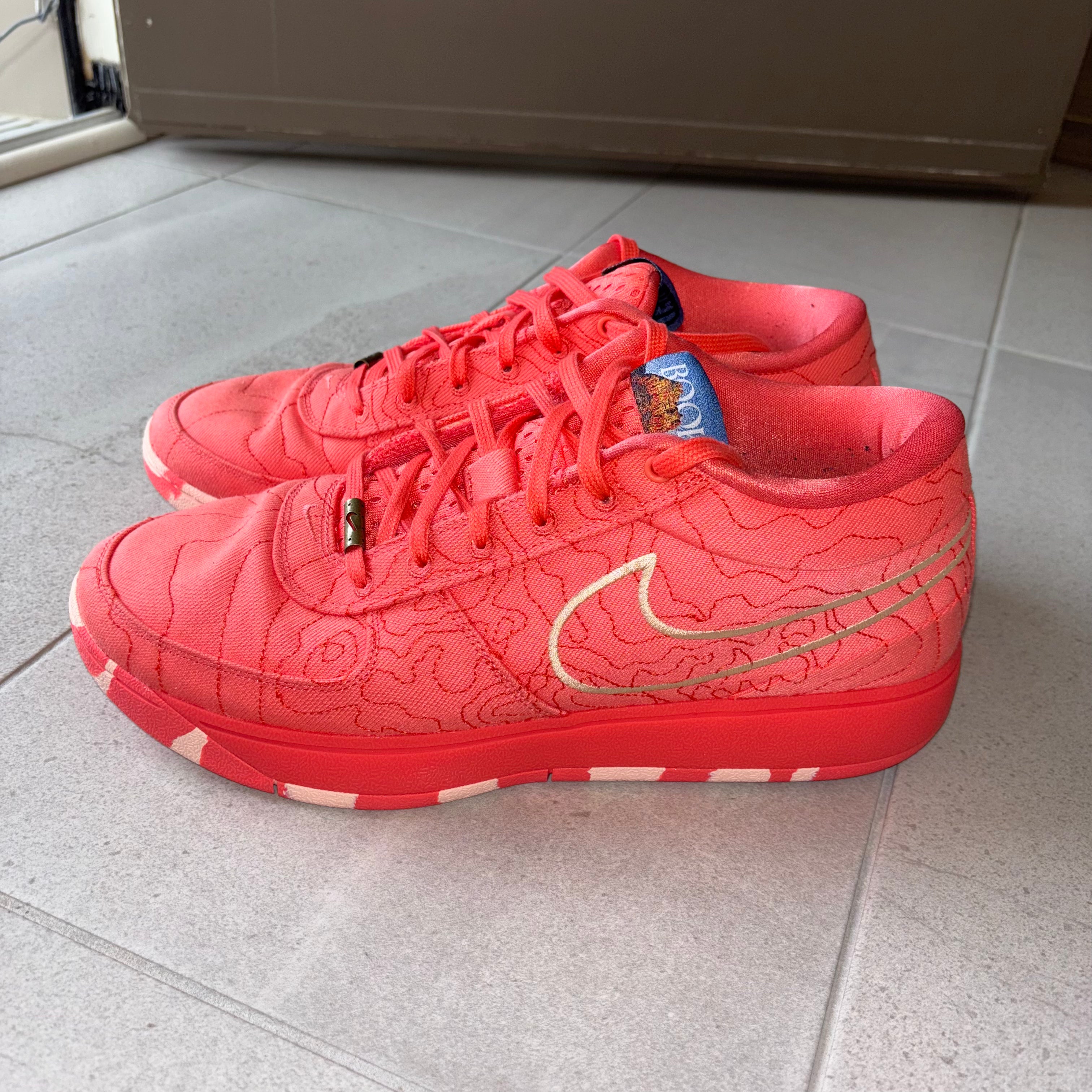 Nike Book 1