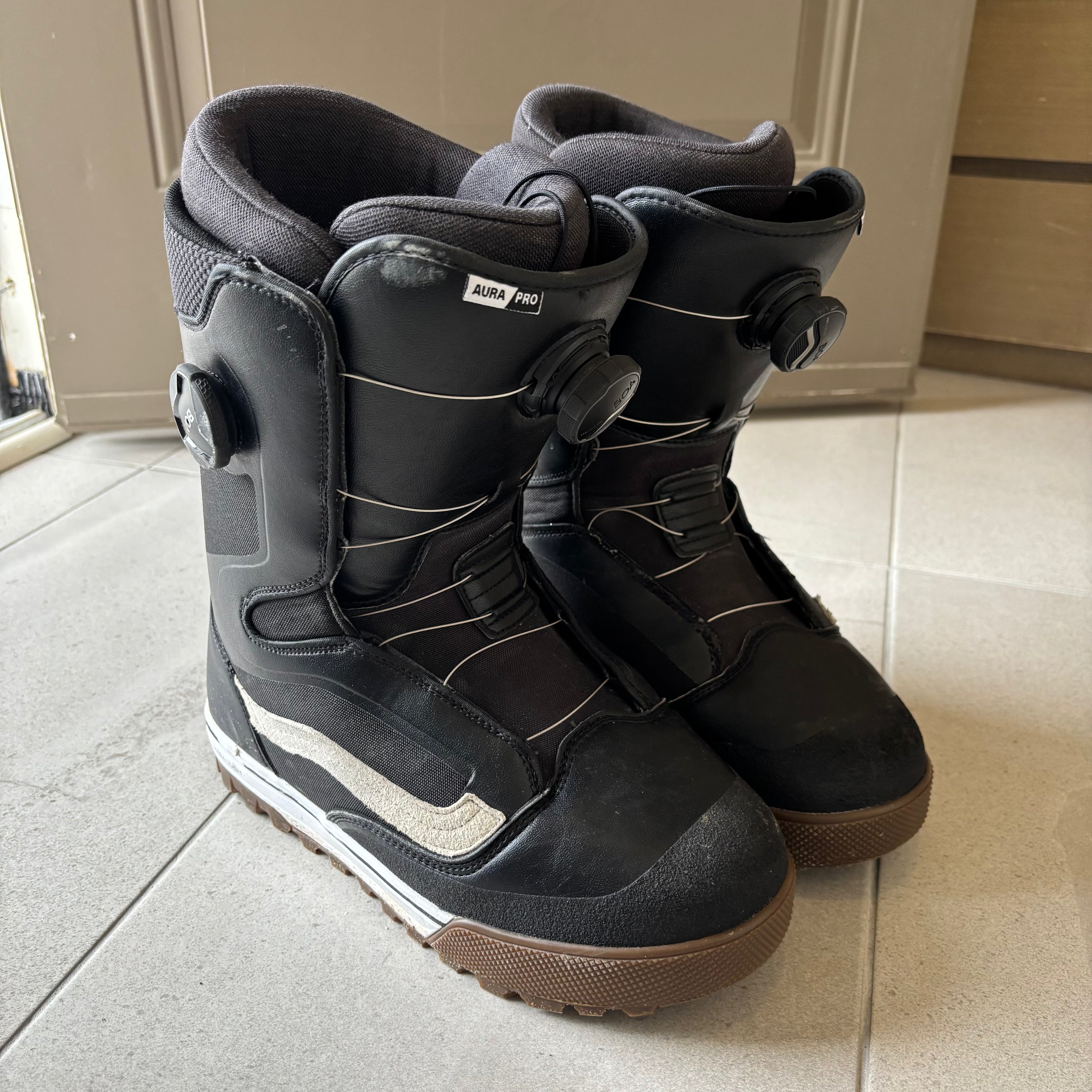 VANS Aura Pro Snowboarding Boots