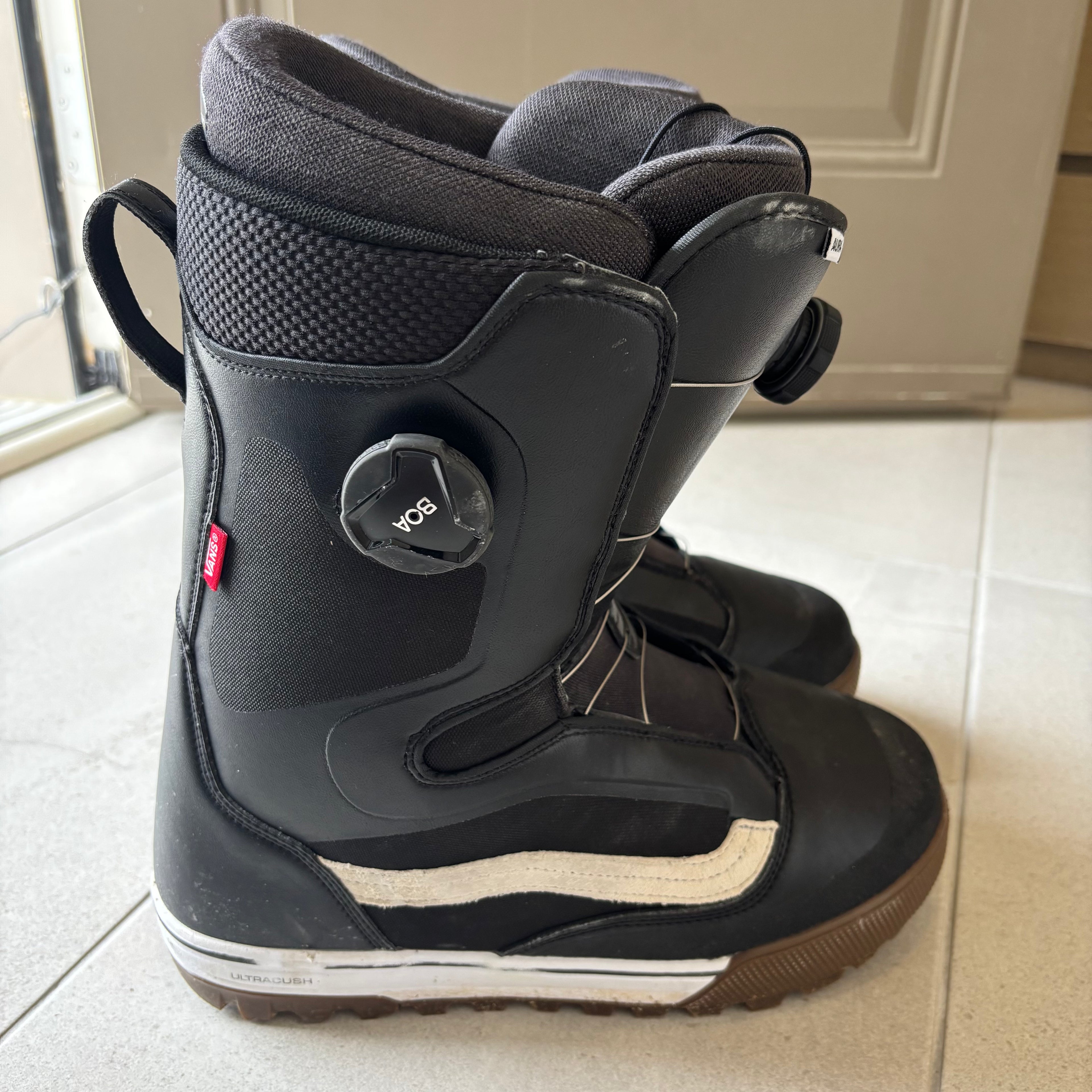 VANS Aura Pro Snowboarding Boots