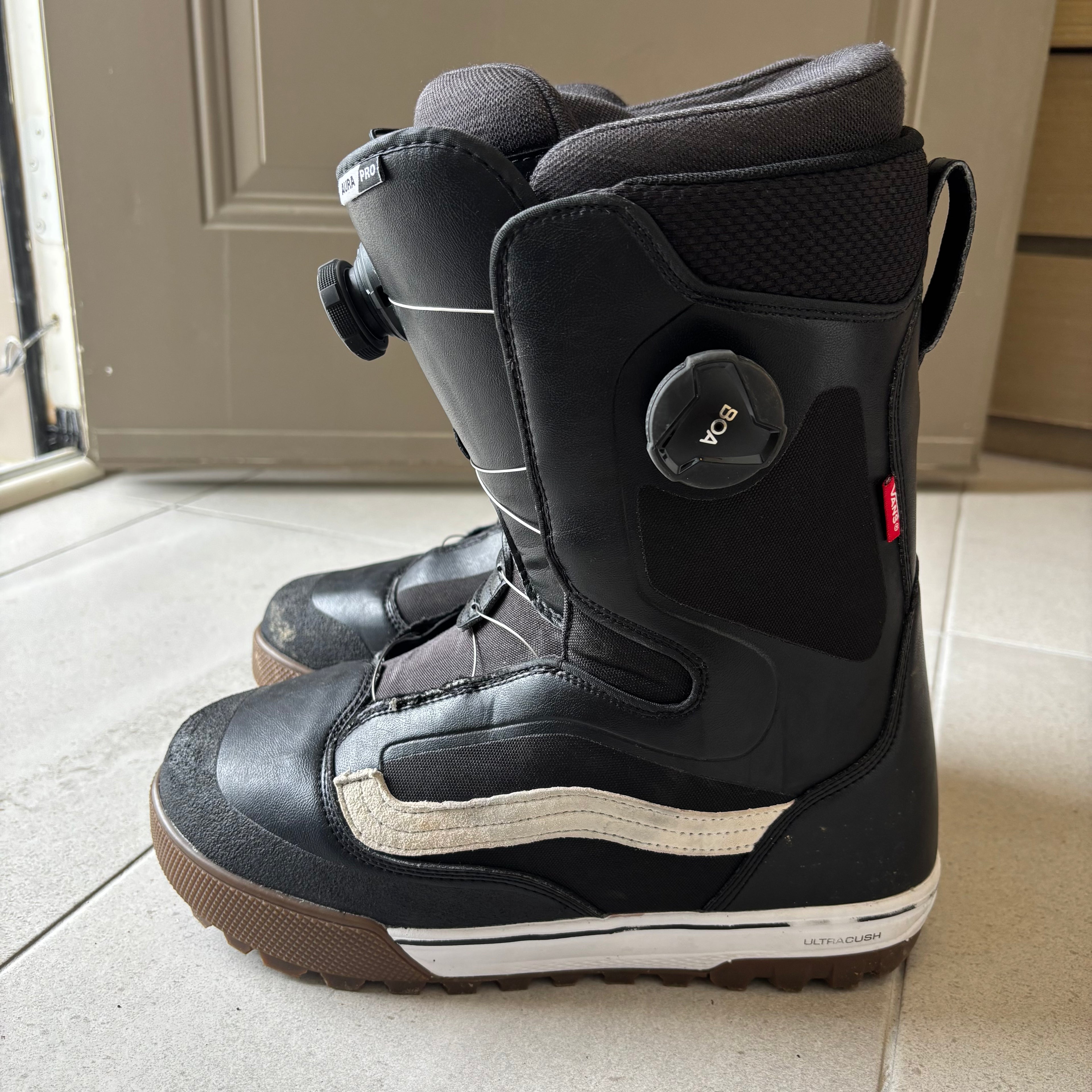 VANS Aura Pro Snowboarding Boots
